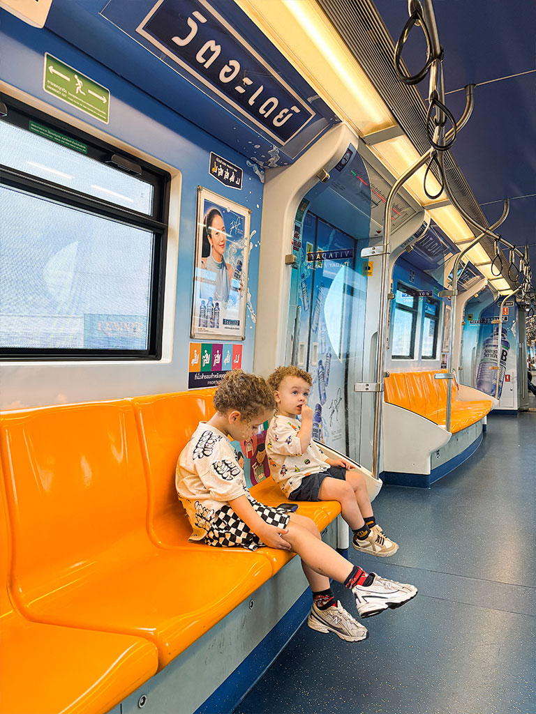 Notre séjour en famille à Bangkok - se déplacer en métro