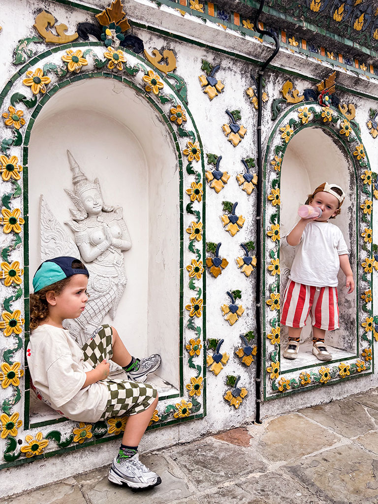 Notre séjour en famille à Bangkok - pause gourmande au Wat Arun