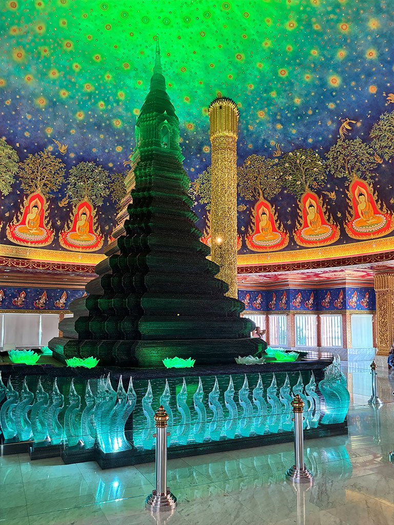 Notre séjour en famille à Bangkok - le Wat Paknam Phasi Charoen et son stupa