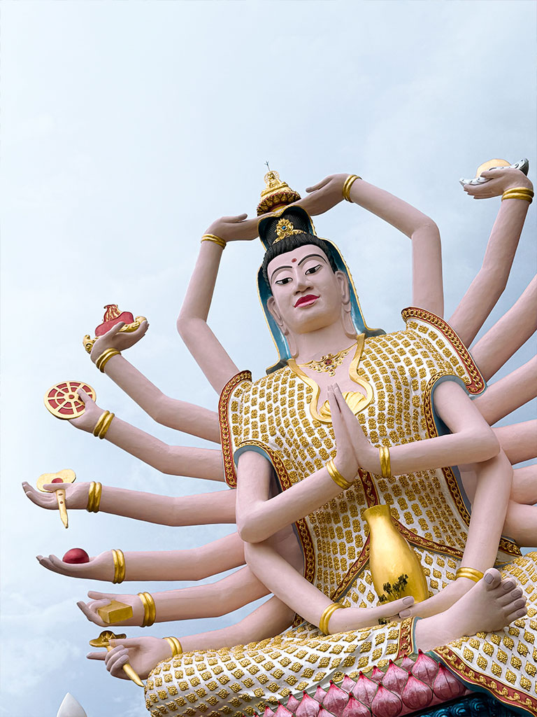 Notre séjour en famille à Koh Samui - la statue de Guanyinle au Wat Plai Laem