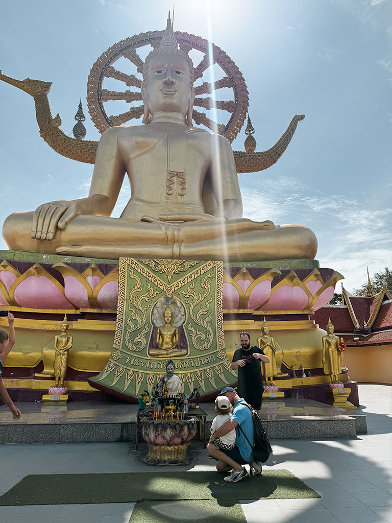Notre séjour en famille à Koh Samui - le Wat Phra Yai