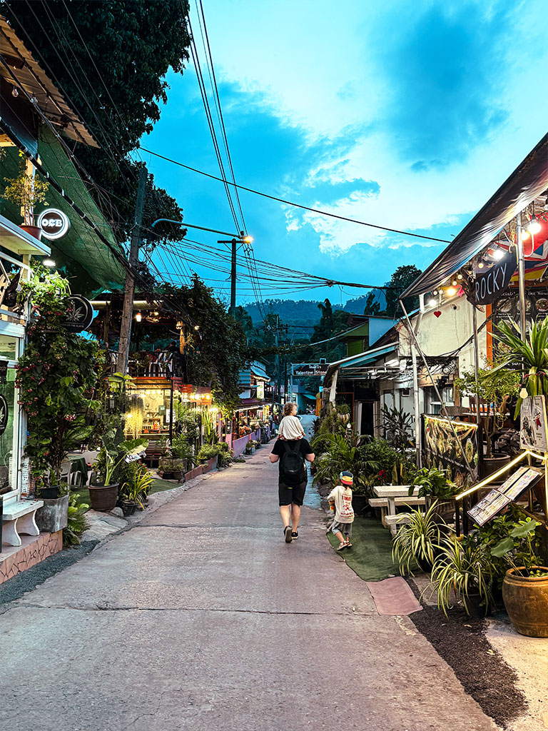 Notre séjour en famille à Koh Samui - se promener près de Hin Yai et Hin Ta