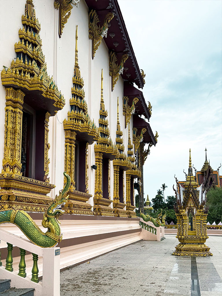 Notre séjour en famille à Koh Samui - le Wat Plai Laem