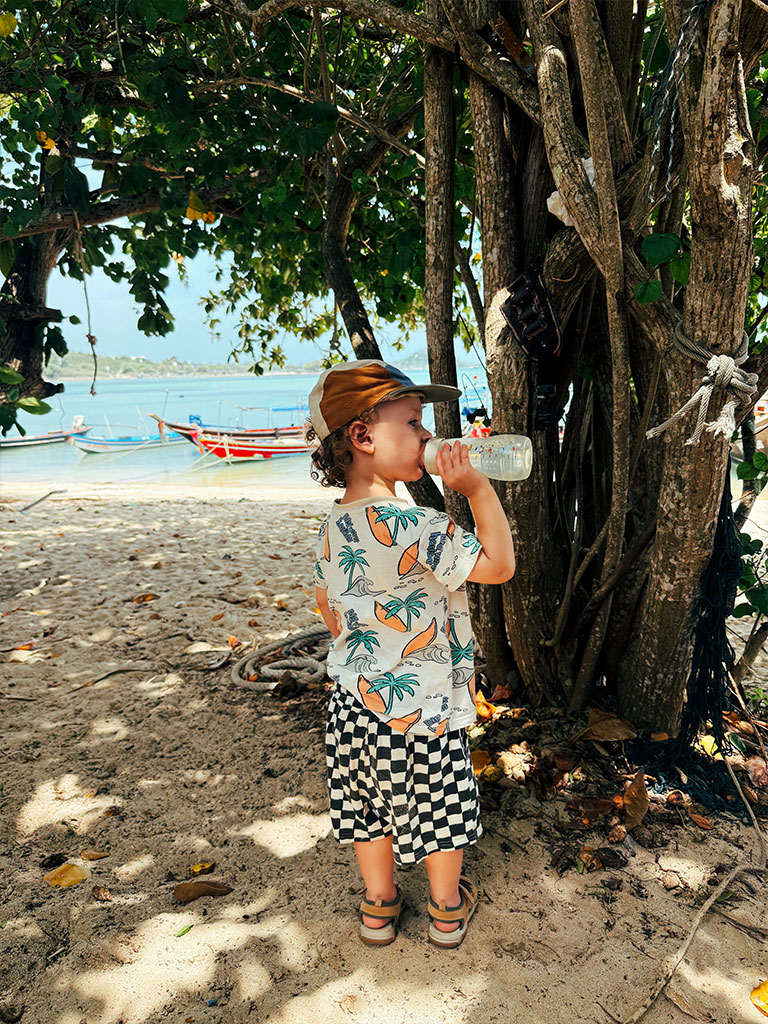 Notre séjour en famille à Koh Samui - pause gourmande pour Marcus